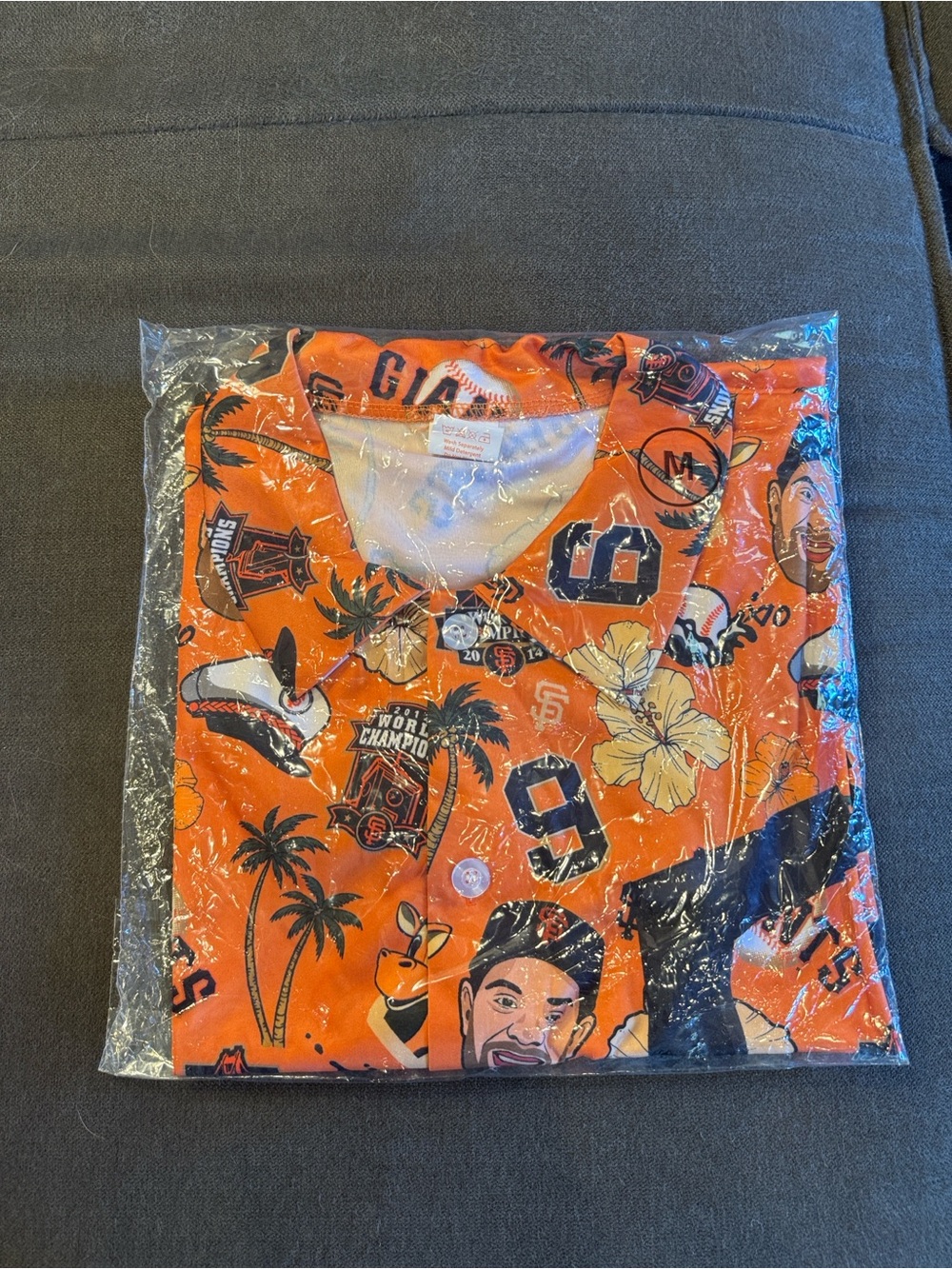 ⚾️ San Francisco Giants Brandon Belt Commemorative Button Up Shirt. NEW!